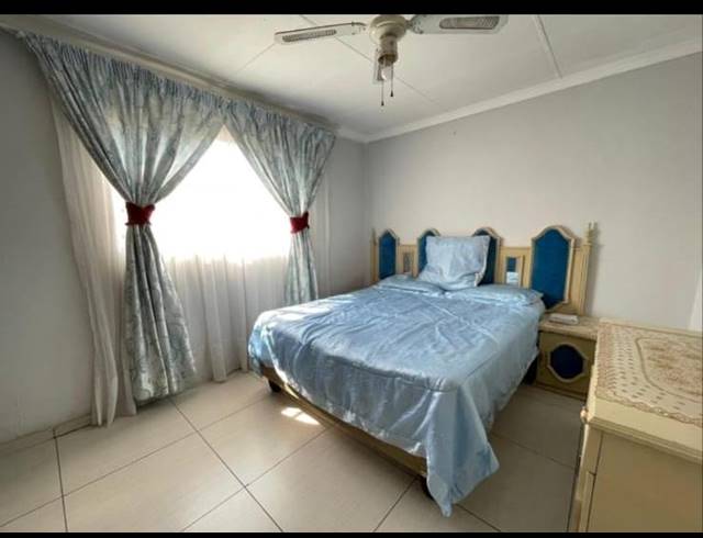 4 BEDROOM HOUSE FOR SALE IN FERNWOOD